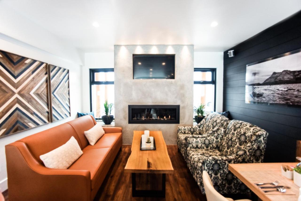 Waterton Glacier Suites Екстер'єр фото