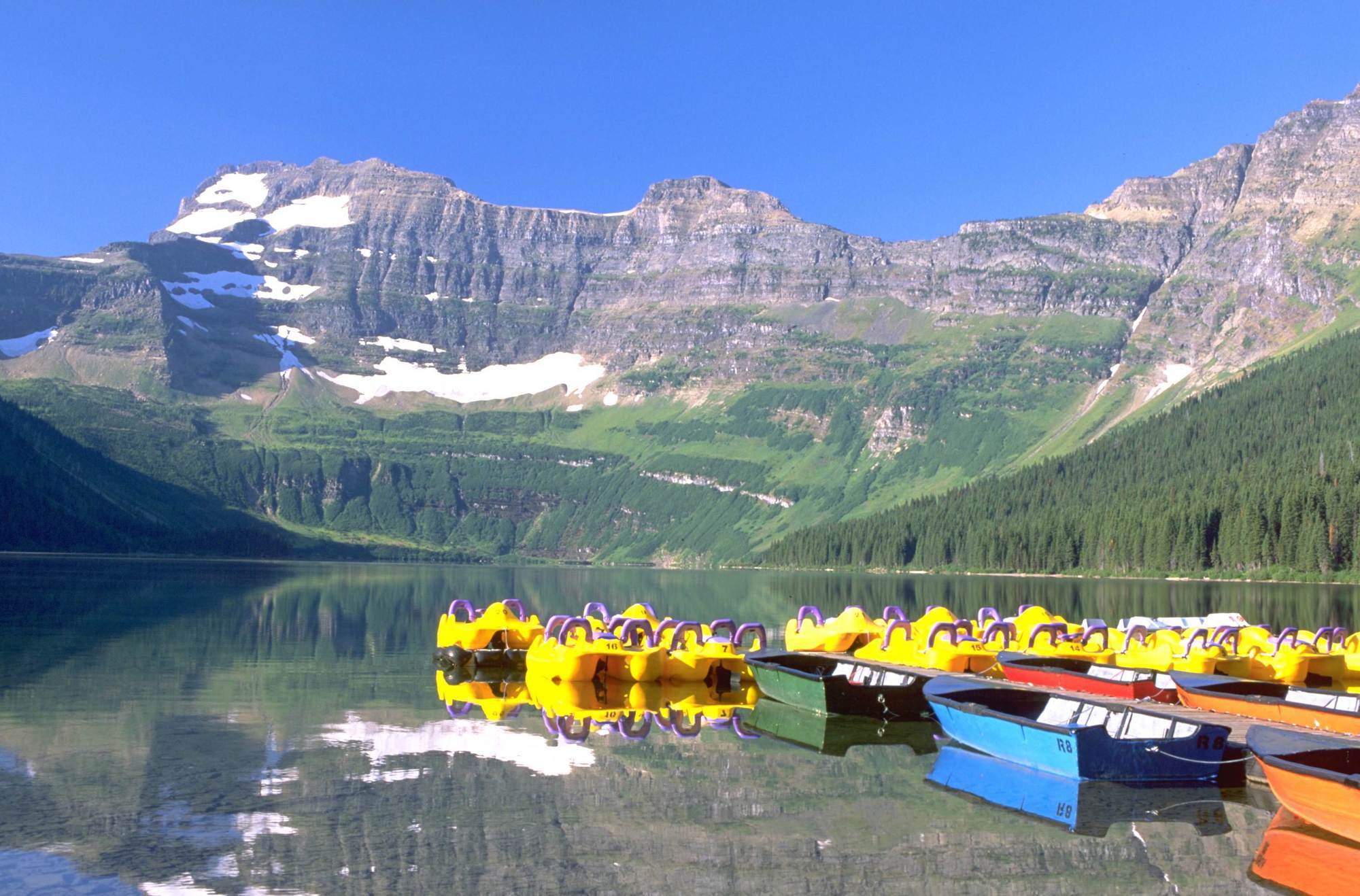 Waterton Glacier Suites Екстер'єр фото